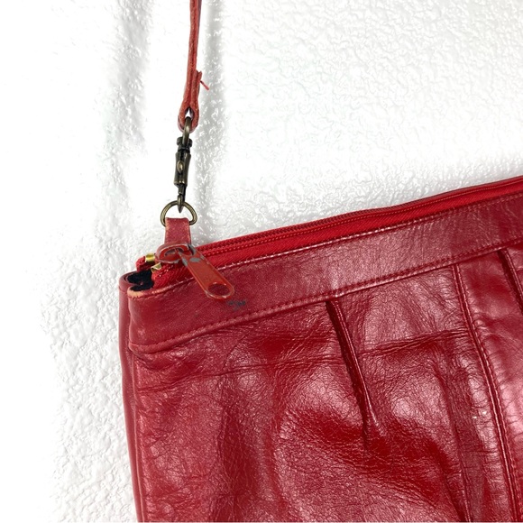 Vintage Toni Red Leather Crossbody Bag 12x8" Retro Purse Removable Strap - Picture 4 of 15